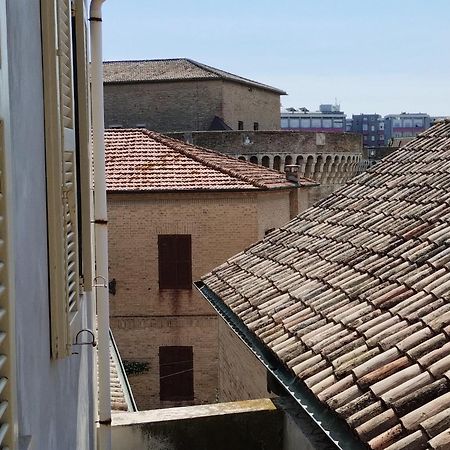 Palazzo Cavalletti - Appartamenti Nel Cuore Di เซนีกัลเลีย ภายนอก รูปภาพ